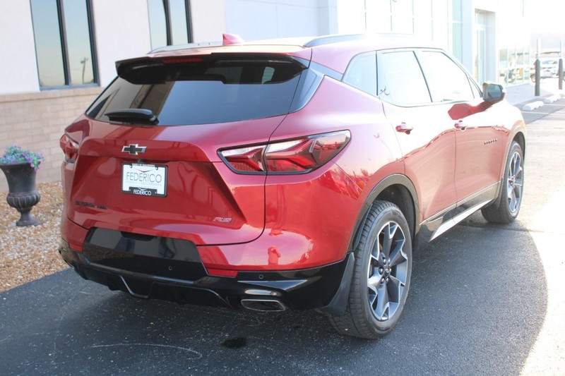 Chevrolet Blazer Vehicle Full-screen Gallery Image 03