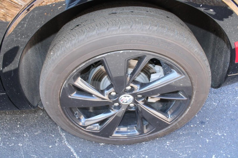 Buick Envision Vehicle Full-screen Gallery Image 07