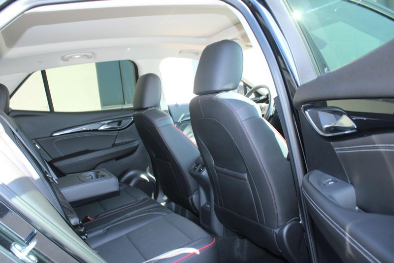 Buick Envision Vehicle Full-screen Gallery Image 09