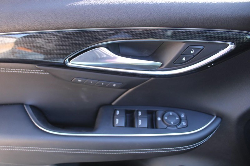 Buick Envision Vehicle Full-screen Gallery Image 14