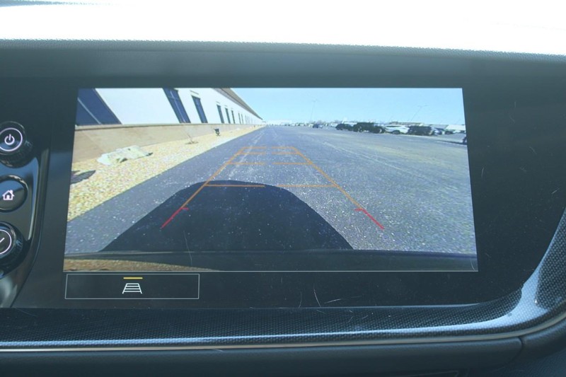 Buick Envision Vehicle Full-screen Gallery Image 19