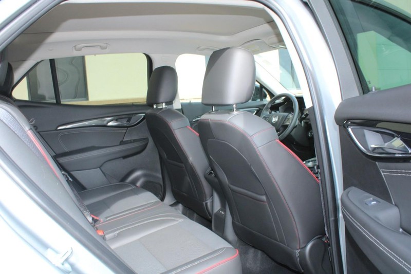 Buick Envision Vehicle Full-screen Gallery Image 09