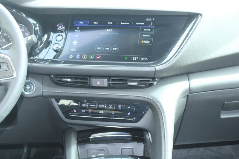 Buick Envision Vehicle Full-screen Gallery Image 12