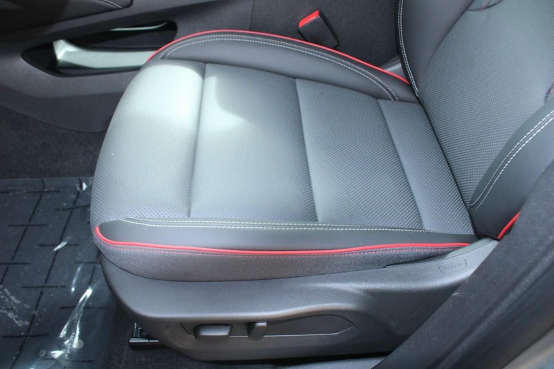 Buick Envision Vehicle Full-screen Gallery Image 15