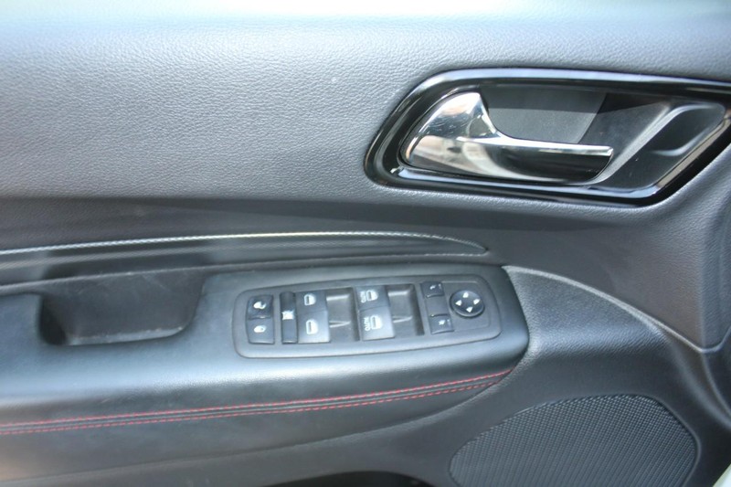 Dodge Durango Vehicle Full-screen Gallery Image 14