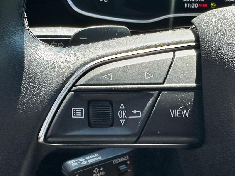 Audi Q3 Vehicle Full-screen Gallery Image 19