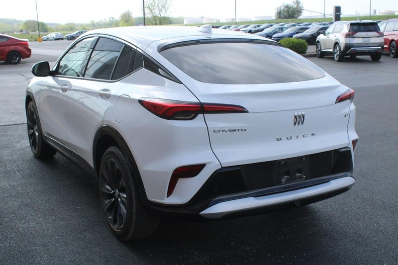 Buick Envista Vehicle Full-screen Gallery Image 05