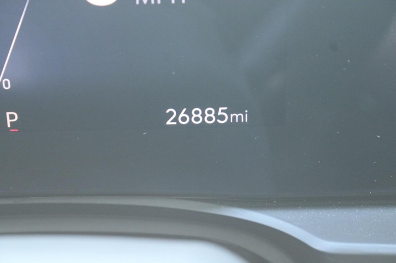 Buick Envista Vehicle Full-screen Gallery Image 18