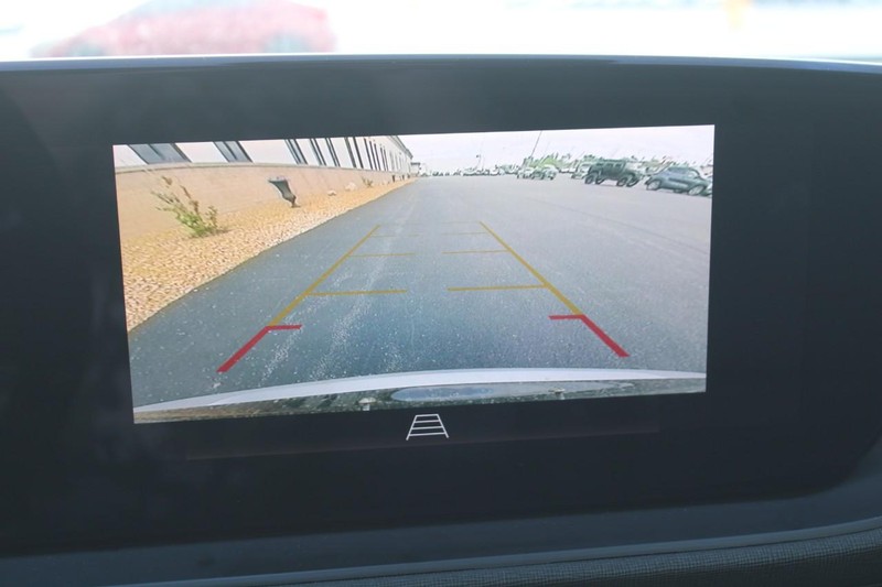 Buick Envista Vehicle Full-screen Gallery Image 19