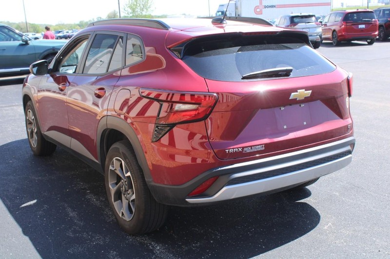 Chevrolet Trax Vehicle Full-screen Gallery Image 05