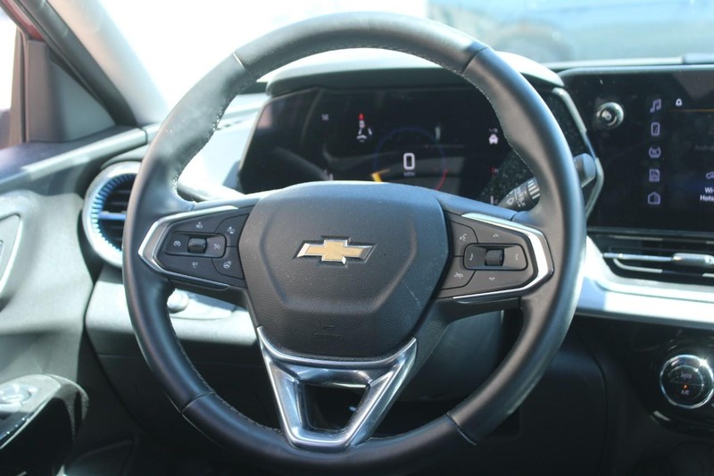 Chevrolet Trax Vehicle Full-screen Gallery Image 11