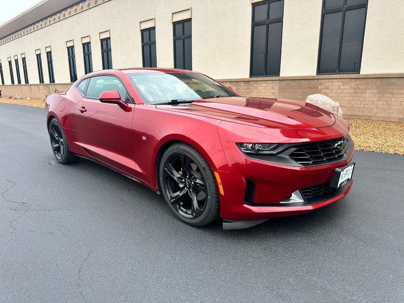 Chevrolet Camaro Vehicle Full-screen Gallery Image 02