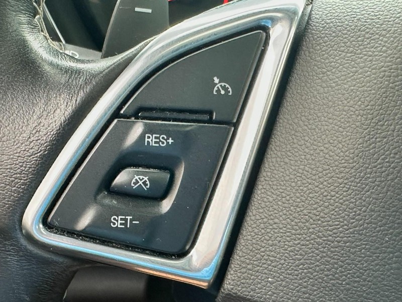 Chevrolet Camaro Vehicle Full-screen Gallery Image 13