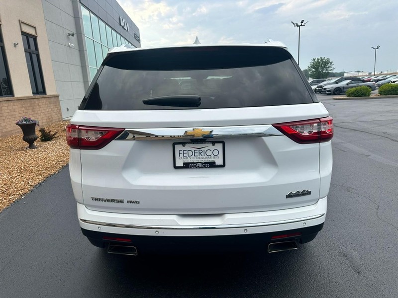 Chevrolet Traverse Vehicle Full-screen Gallery Image 04