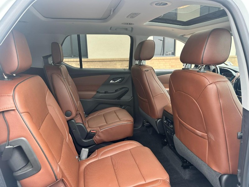 Chevrolet Traverse Vehicle Full-screen Gallery Image 10