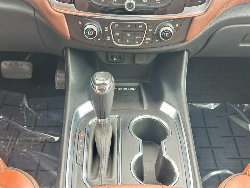 Chevrolet Traverse Vehicle Full-screen Gallery Image 16