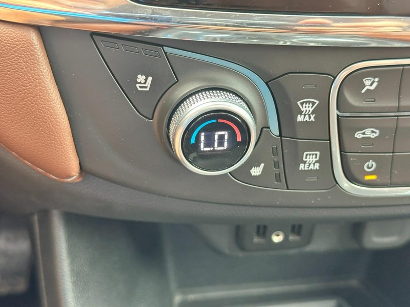 Chevrolet Traverse Vehicle Full-screen Gallery Image 25