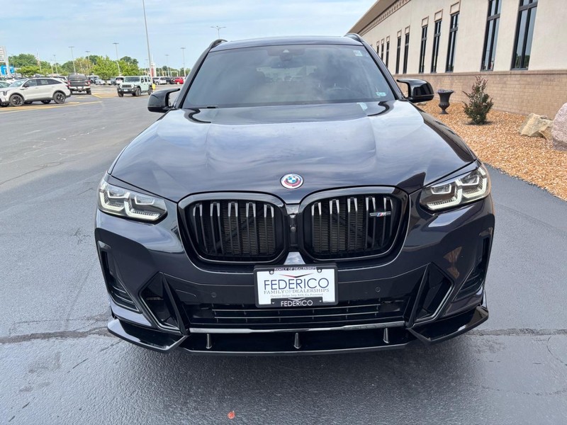 BMW X3 Vehicle Full-screen Gallery Image 08