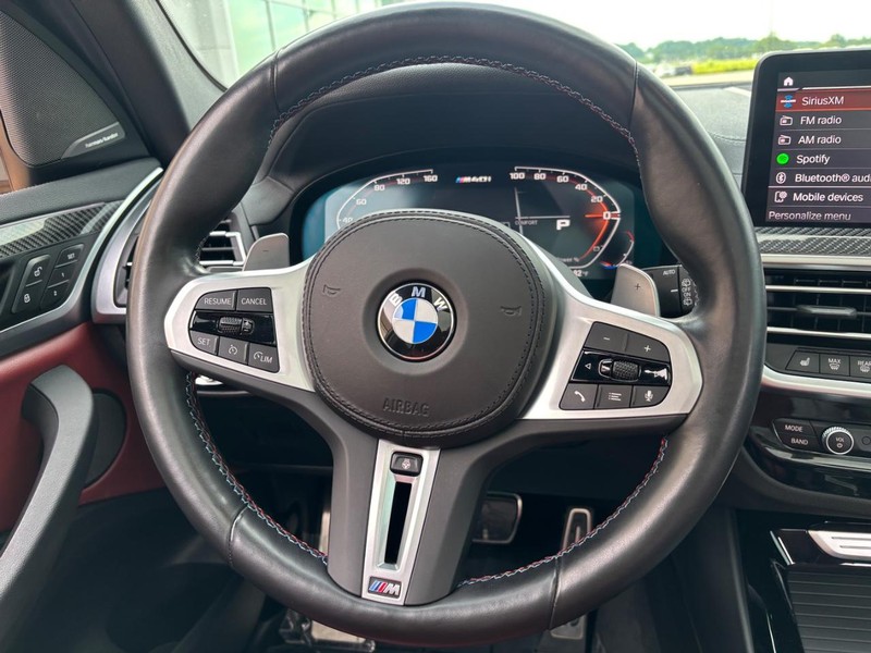 BMW X3 Vehicle Full-screen Gallery Image 11