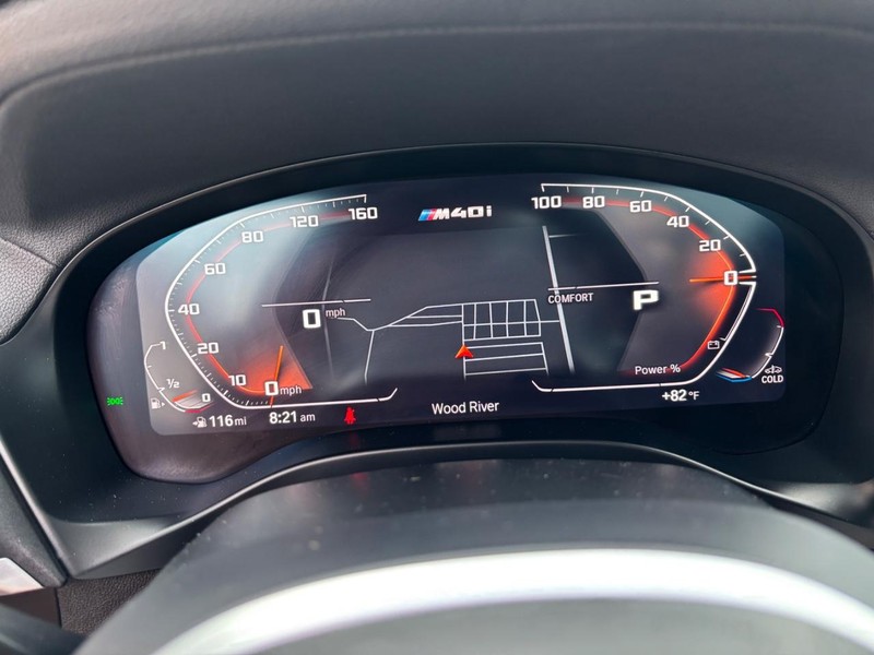 BMW X3 Vehicle Full-screen Gallery Image 17