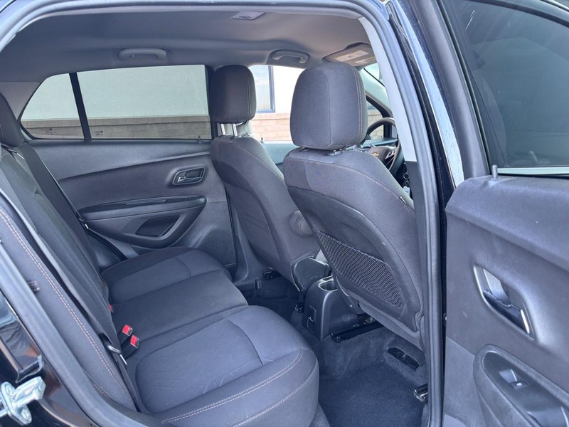 Chevrolet Trax Vehicle Full-screen Gallery Image 09