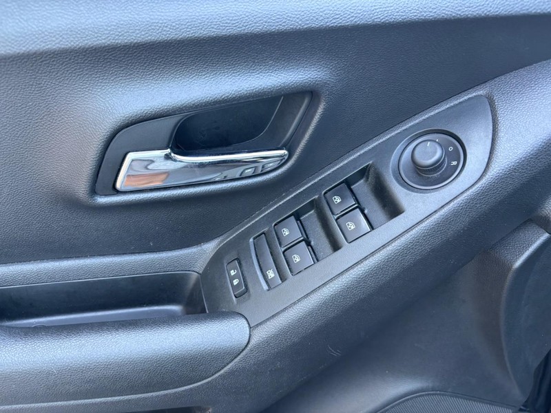 Chevrolet Trax Vehicle Full-screen Gallery Image 14