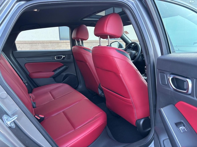 Acura Integra Vehicle Full-screen Gallery Image 09