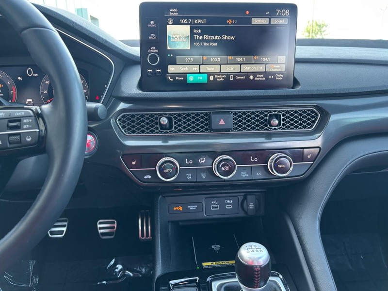 Acura Integra Vehicle Full-screen Gallery Image 13