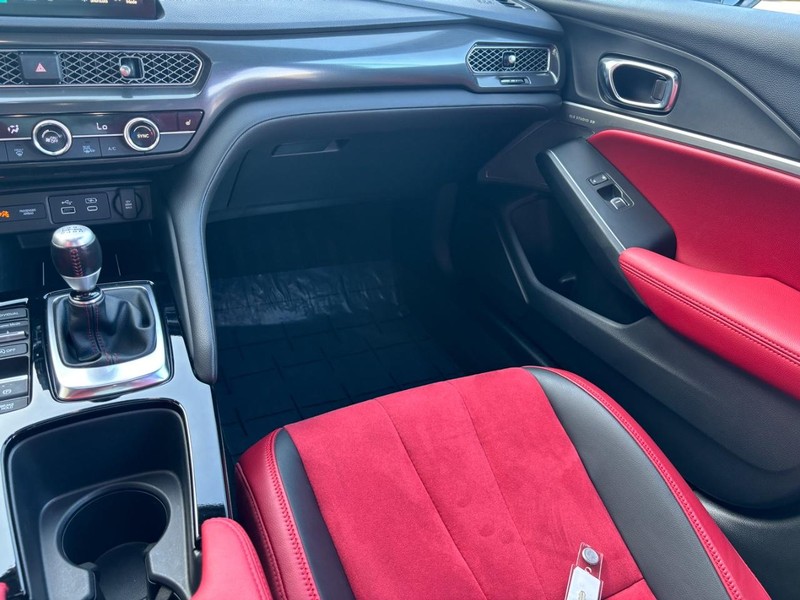 Acura Integra Vehicle Full-screen Gallery Image 14
