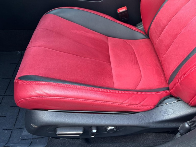 Acura Integra Vehicle Full-screen Gallery Image 16
