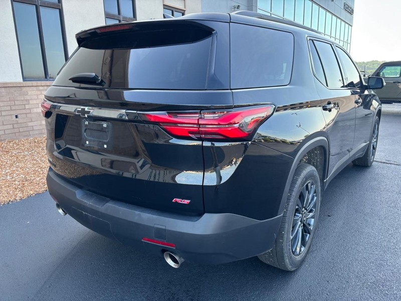 Chevrolet Traverse Limited Vehicle Full-screen Gallery Image 03