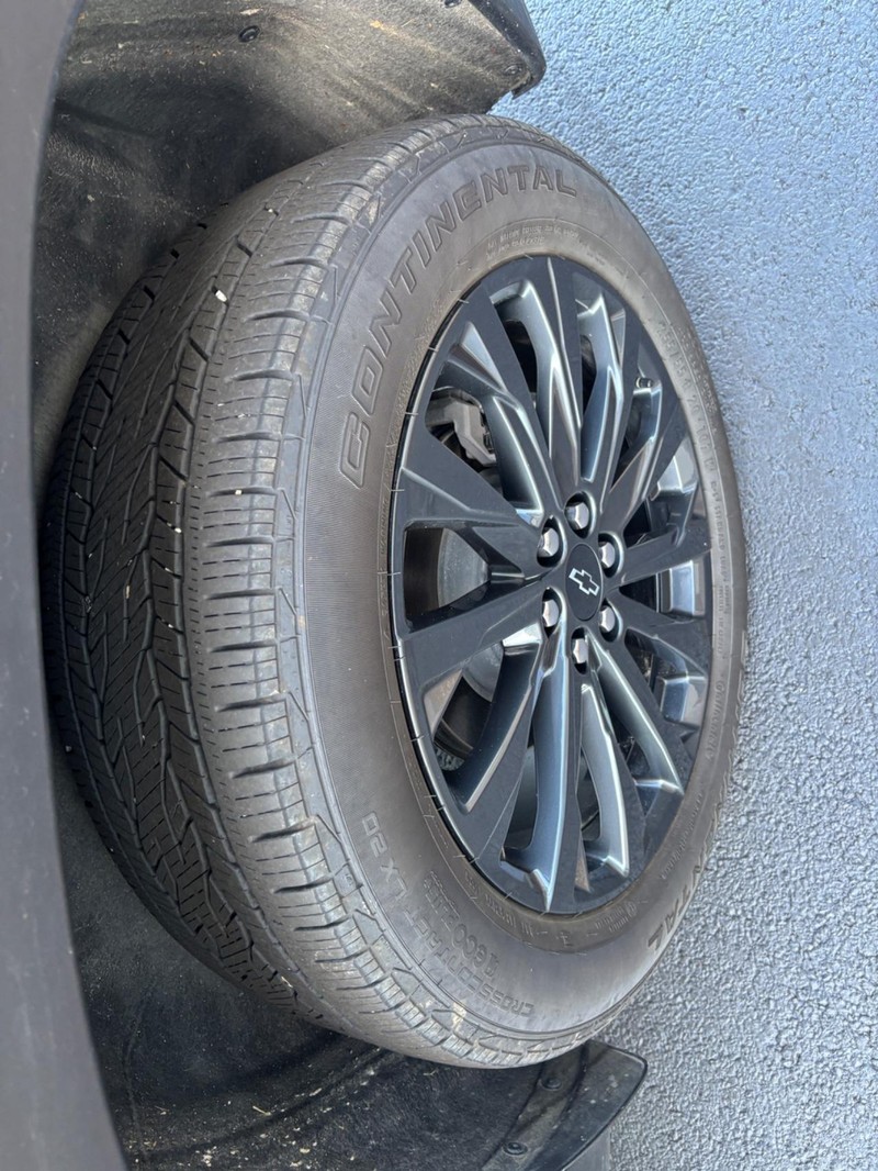 Chevrolet Traverse Limited Vehicle Full-screen Gallery Image 06