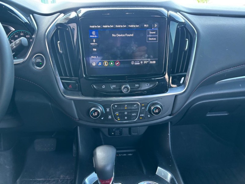 Chevrolet Traverse Limited Vehicle Full-screen Gallery Image 13