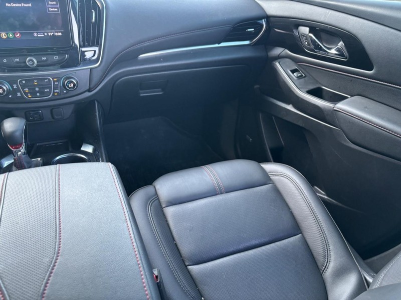 Chevrolet Traverse Limited Vehicle Full-screen Gallery Image 14