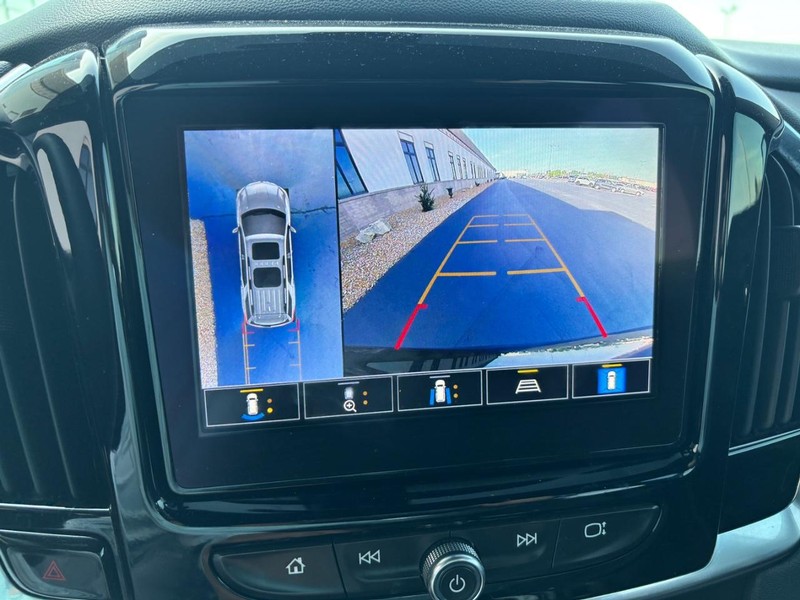 Chevrolet Traverse Limited Vehicle Full-screen Gallery Image 20