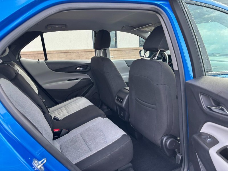 Chevrolet Equinox Vehicle Full-screen Gallery Image 09