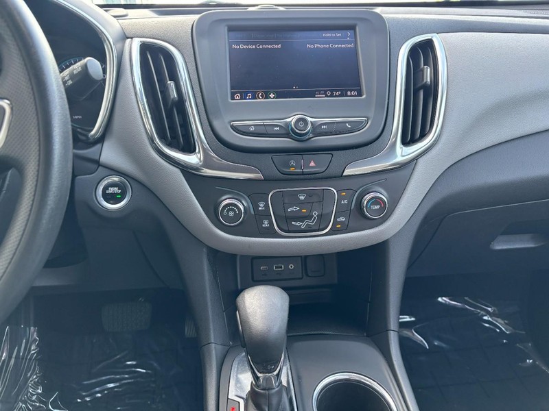 Chevrolet Equinox Vehicle Full-screen Gallery Image 12