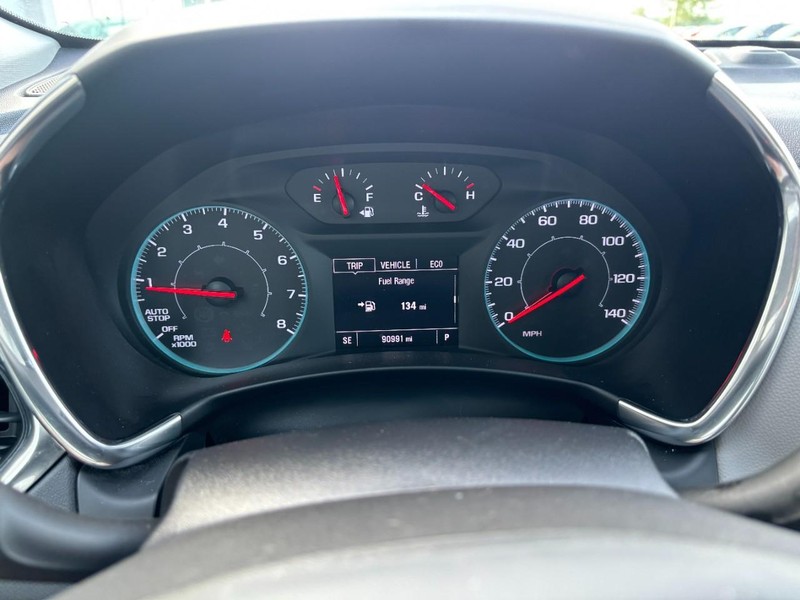 Chevrolet Equinox Vehicle Full-screen Gallery Image 17