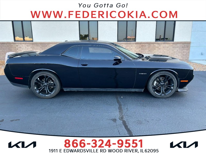 Dodge Challenger Vehicle Full-screen Gallery Image 01