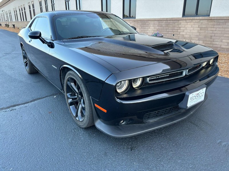 Dodge Challenger Vehicle Full-screen Gallery Image 02