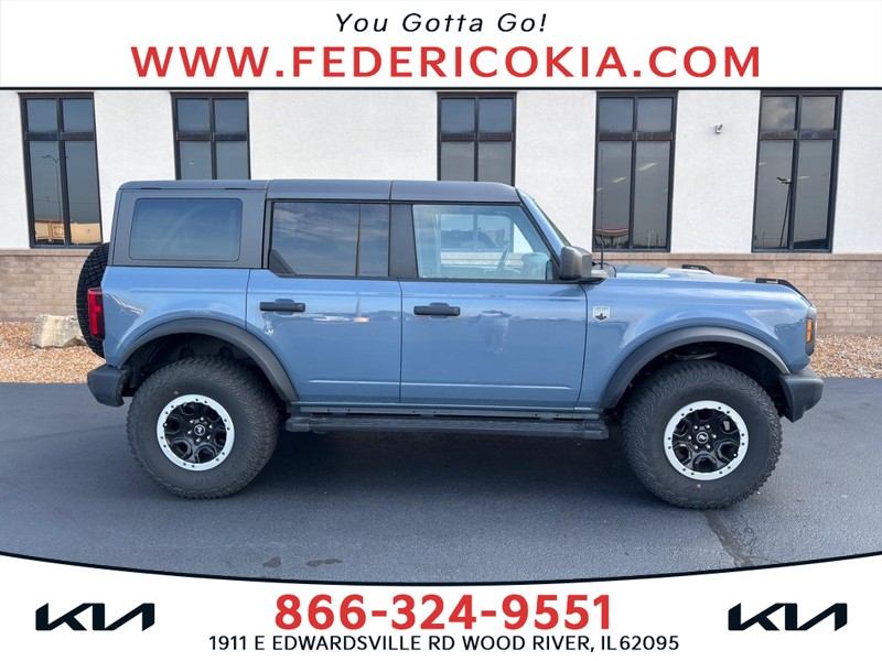 Ford Bronco Vehicle Full-screen Gallery Image 01