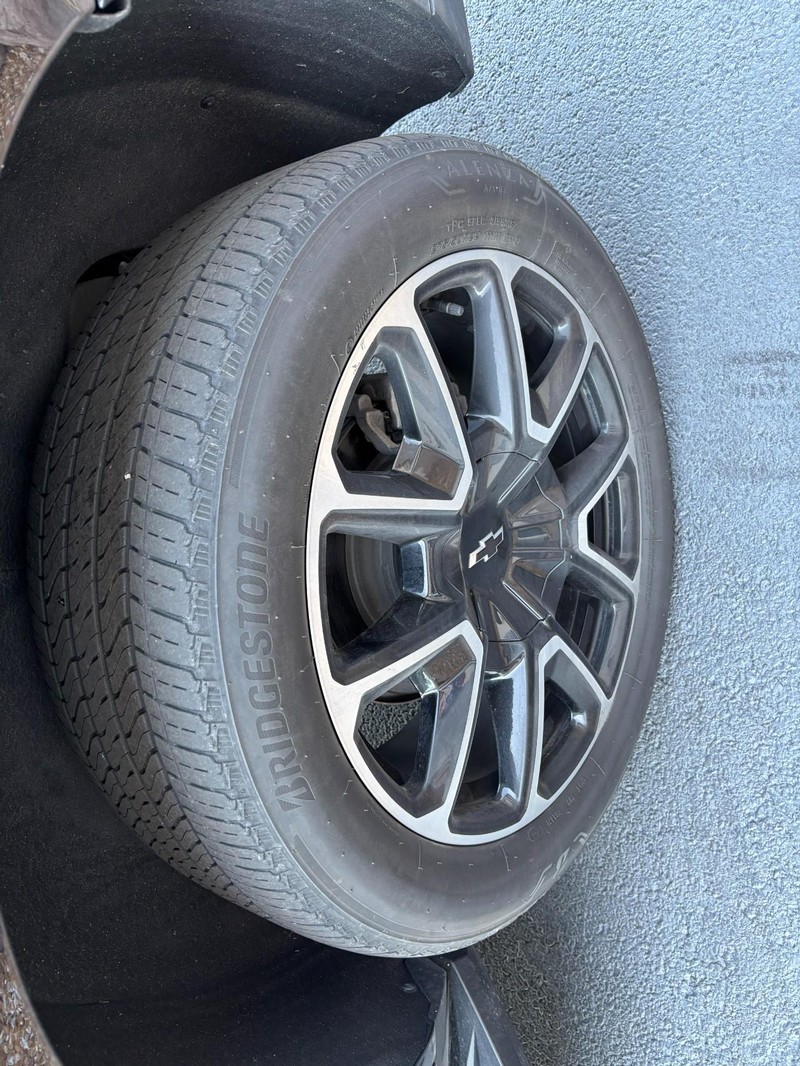 Chevrolet Tahoe Vehicle Full-screen Gallery Image 07