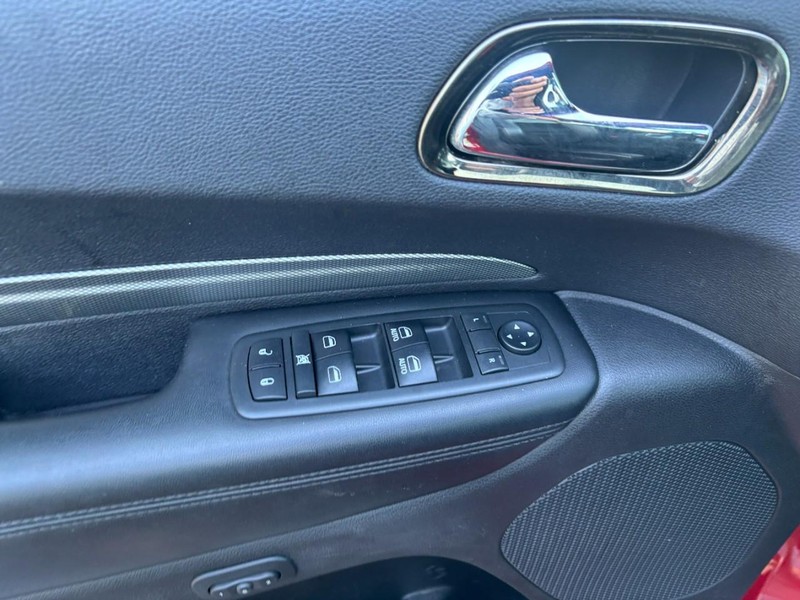Dodge Durango Vehicle Full-screen Gallery Image 15