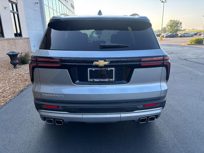 Chevrolet Traverse Vehicle Full-screen Gallery Image 04