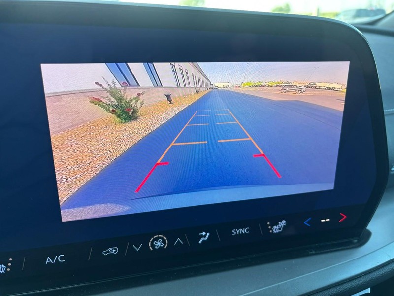 Chevrolet Traverse Vehicle Full-screen Gallery Image 18