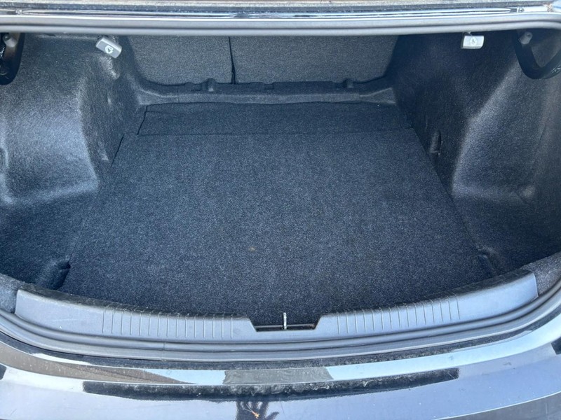 Chevrolet Malibu Vehicle Full-screen Gallery Image 06