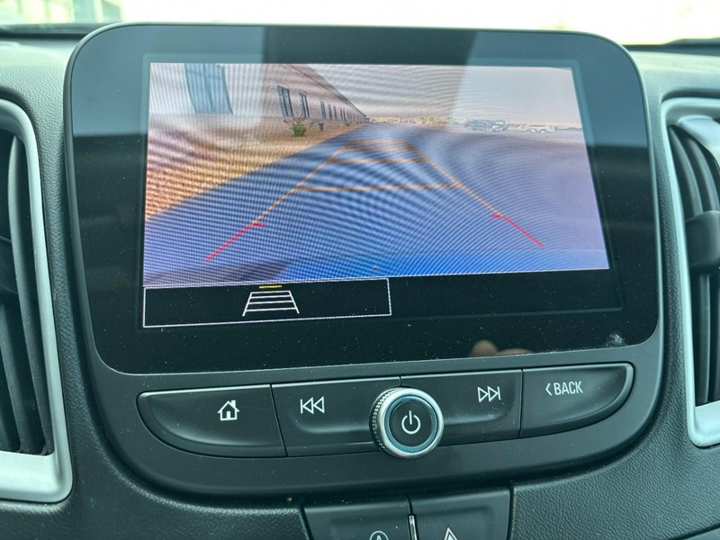 Chevrolet Malibu Vehicle Full-screen Gallery Image 18