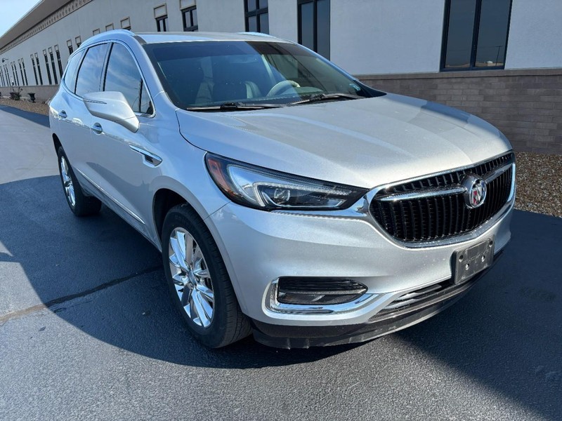 Buick Enclave Vehicle Full-screen Gallery Image 02