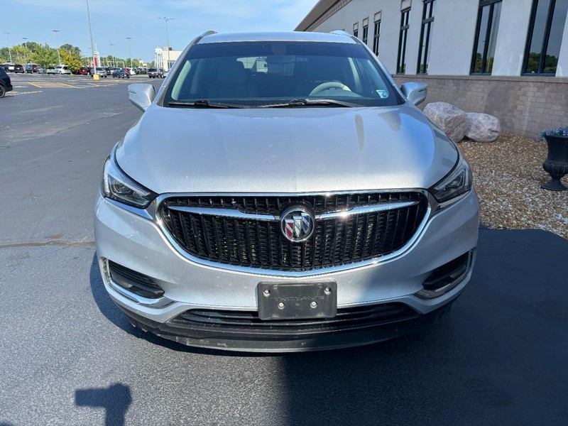 Buick Enclave Vehicle Full-screen Gallery Image 08