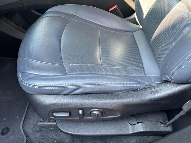 Buick Enclave Vehicle Full-screen Gallery Image 15